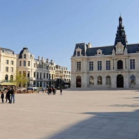 Appartement En Face De La Gare - Centre Ville Poitiers Ngoại thất bức ảnh