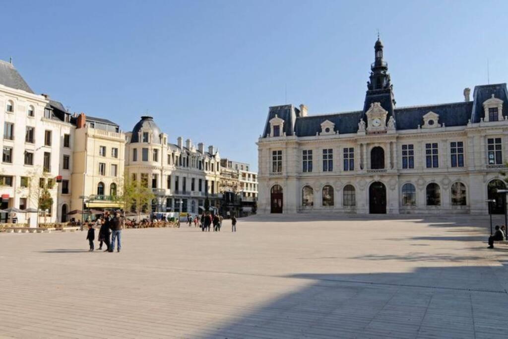 Appartement En Face De La Gare - Centre Ville Poitiers Ngoại thất bức ảnh
