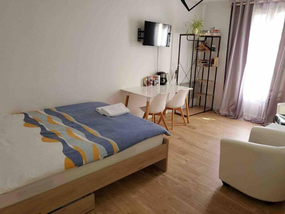 Appartement En Face De La Gare - Centre Ville Poitiers Ngoại thất bức ảnh